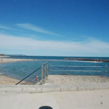 アパート Studio With Street View 168 アグド